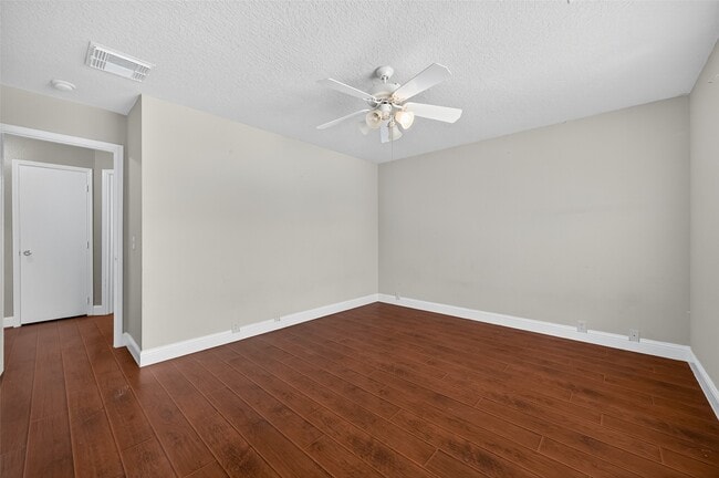 Building Photo - 15003 Sugar Sands Dr