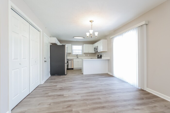 Building Photo - 710 Clear Cir