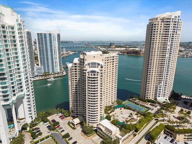 Building Photo - 888 Brickell Key Dr
