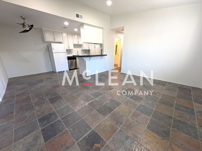 Primary Photo - Wonderful 2-Bedroom at Great Price with Br...