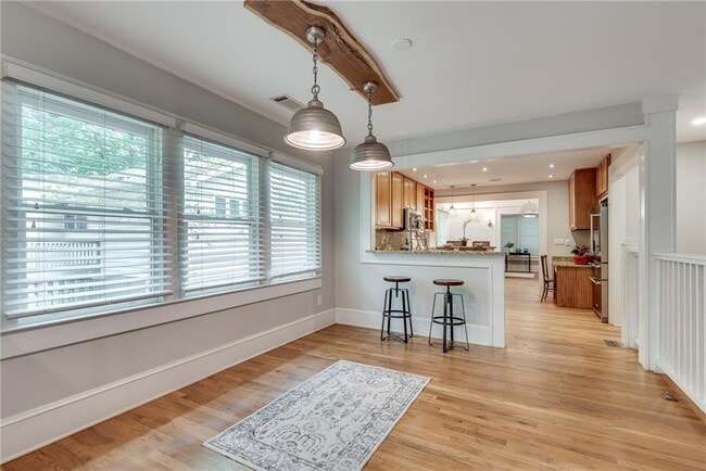 Building Photo - 953 Gilbert St SE