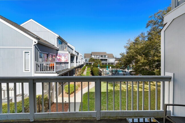 Building Photo - Fully Furnished W/ All Utilities Included! Seasonal Rental available 9/1/25-3/31/26