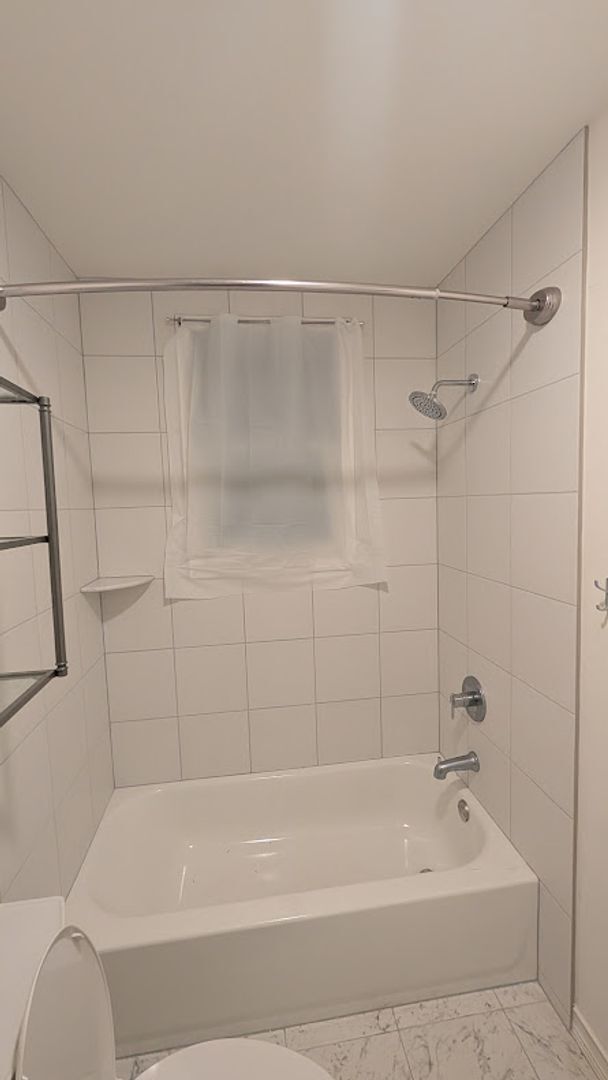 Building Photo - 2 bedroom 1 bath home near Lake Julian in Arden, convenient location.