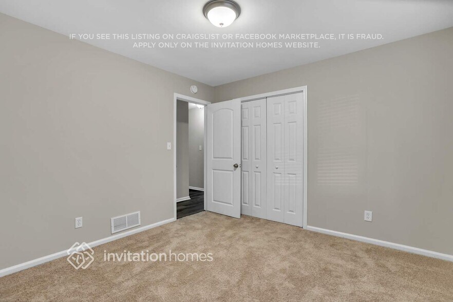 Building Photo - 5 Fern Cir