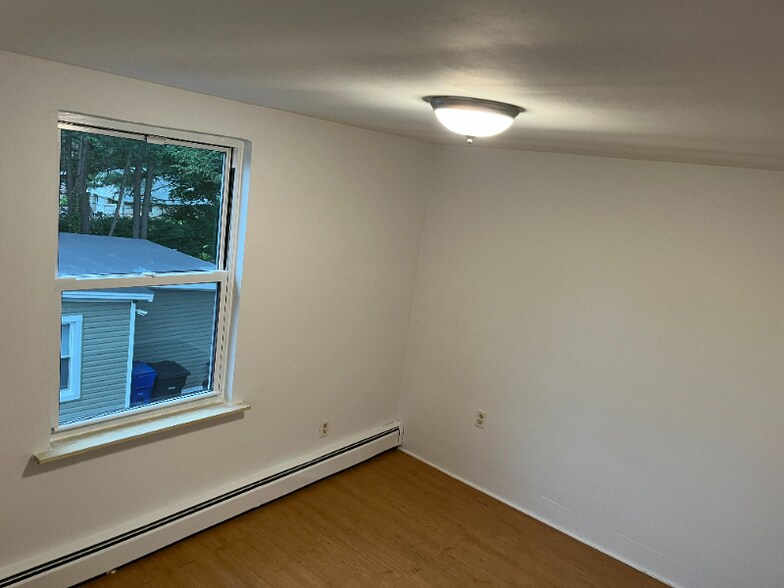 Building Photo - 261 Hillside Ave