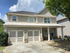 Building Photo - 2650 Royston Dr