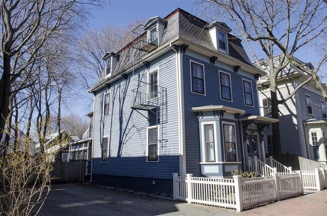 Building Photo - 218 Harvard St