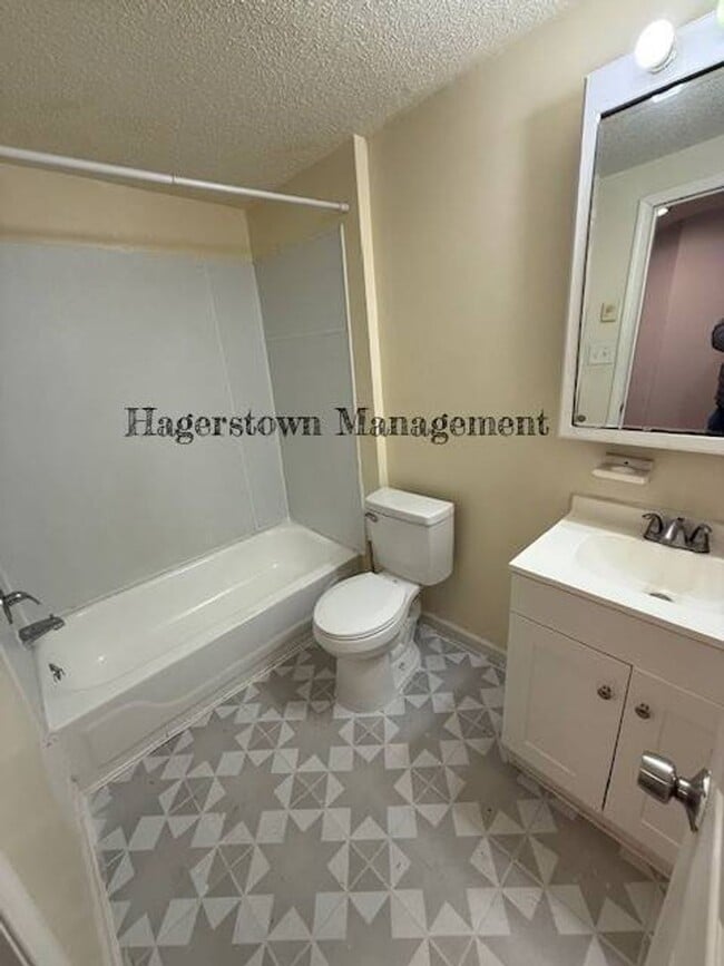 Building Photo - Duplex