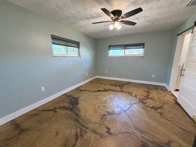 Building Photo - "Waterfront Home with Dock! 3-Bedroom Oasis with 2 Baths and 1,800 Sq Ft of Comfort in Hudson, FL!"