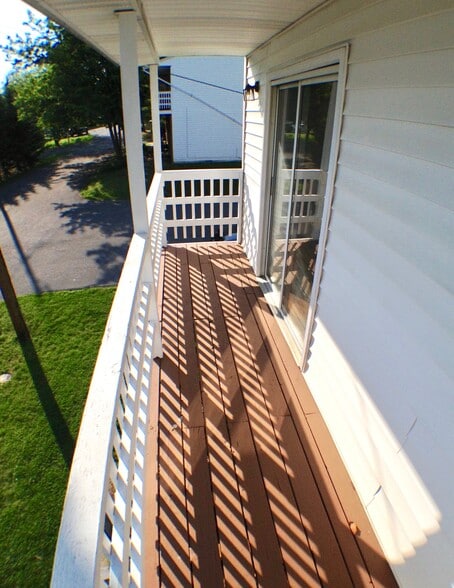 Building Photo - 770 Newtown Ct