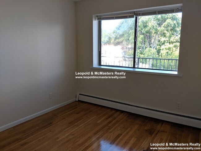 Building Photo - 80 Litchfield St