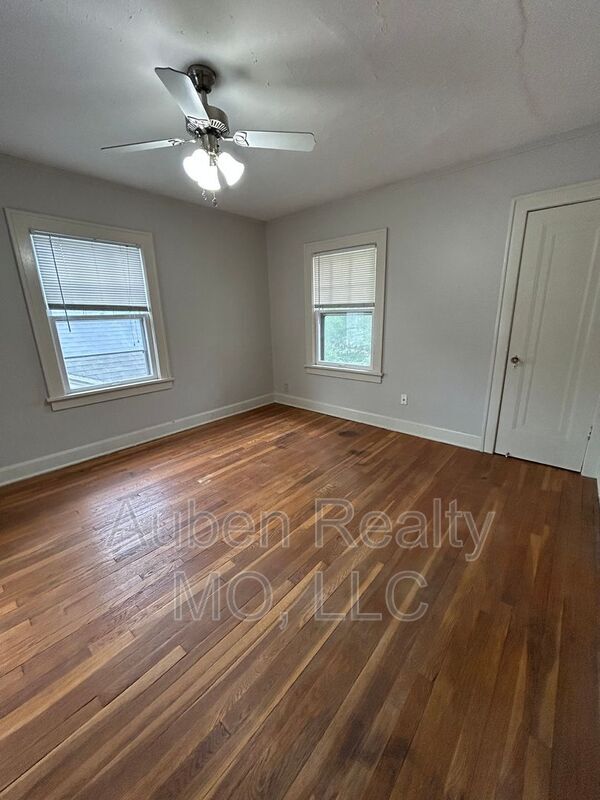 Building Photo - 5412 Harrison St