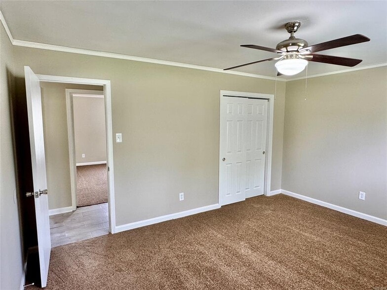 Building Photo - 502 Adler Dr