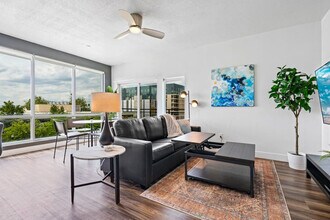 Building Photo - 380 S 400 E