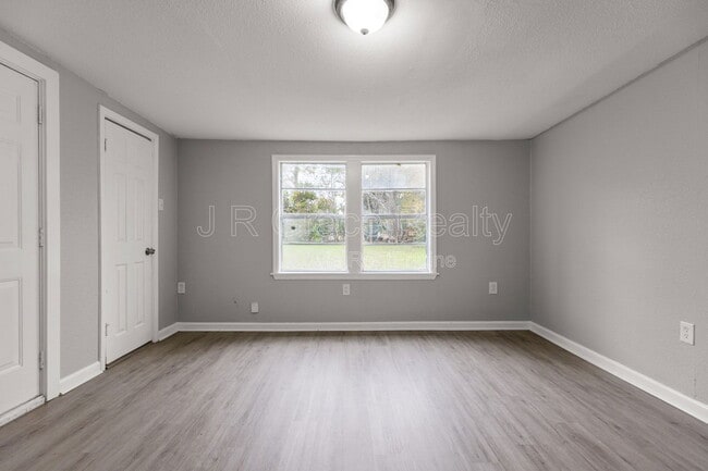 Building Photo - 3905 Hay Ave