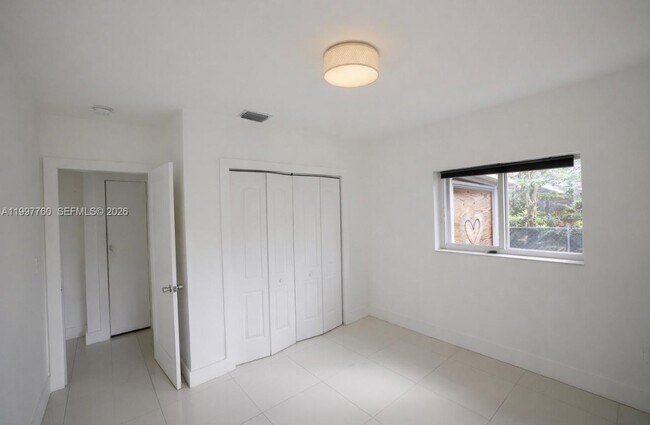 Building Photo - 560 NE 67th St