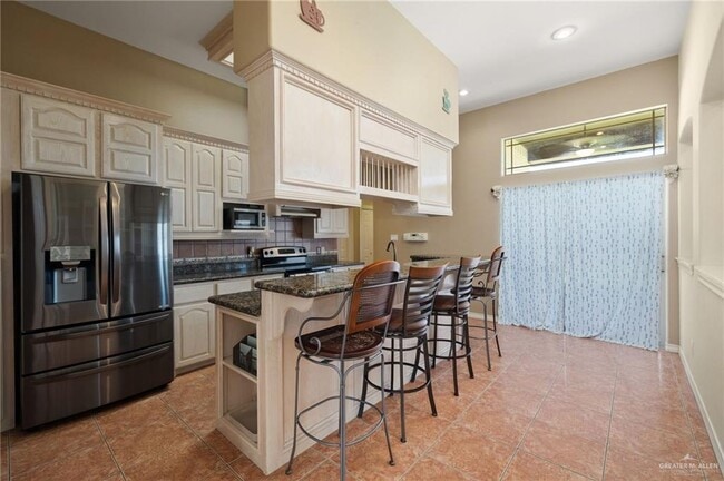 Building Photo - 19 E St