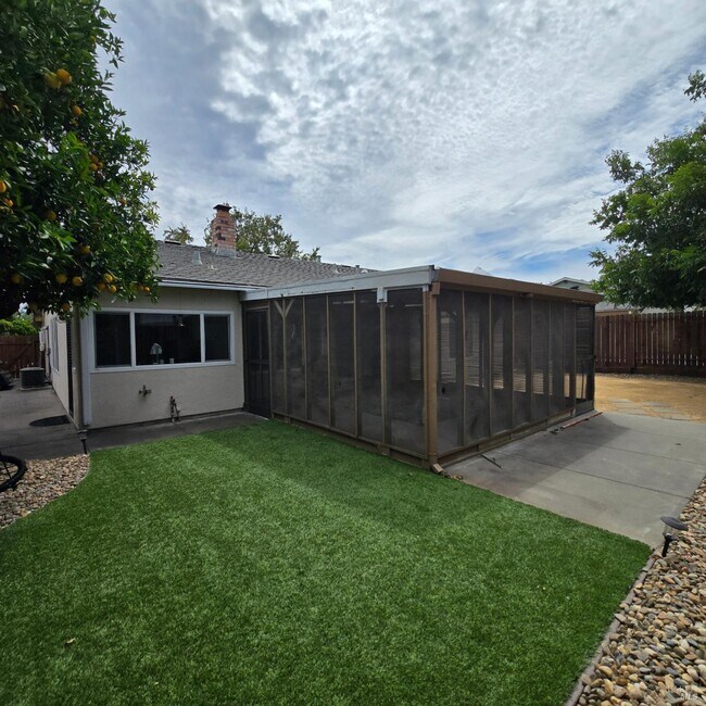 Building Photo - 464 Hartwick Ln