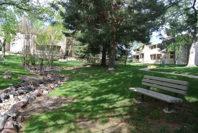 Building Photo - 1 Bedroom 1 Bath in Woodside Village