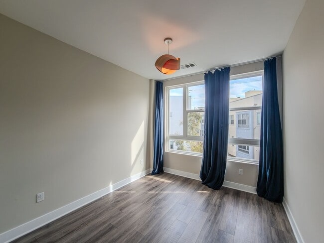 Building Photo - Modern Luxury Condo with Panoramic Views | 3-Story Condo + Private Rooftop Deck