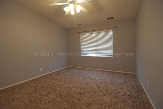 Building Photo - $1,022.50 Off Deposit! Pet Friendly, Spaci...