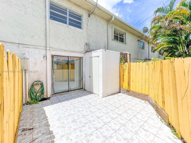 Building Photo - 5235 SW 40th Ave