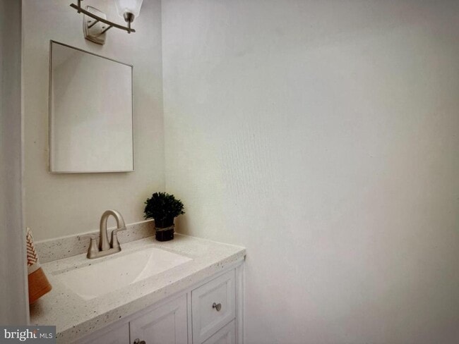 Building Photo - 3039 Mission Square Dr
