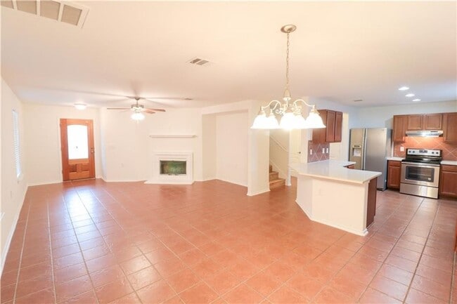 Building Photo - Beautiful 2-Level 3 BR / 2.5 BA Home for R...