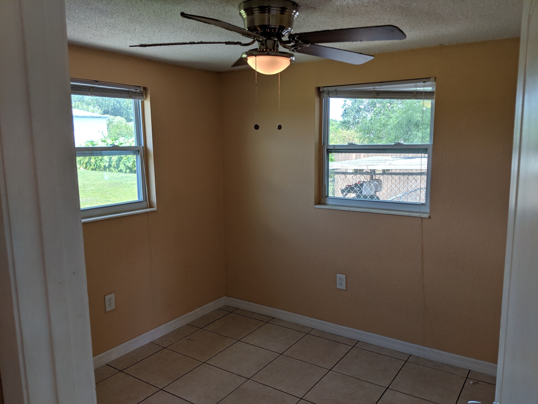 Building Photo - 2146 Ranchita Trail