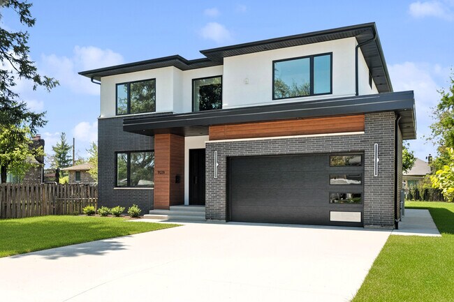 Primary Photo - 9214 Washington St