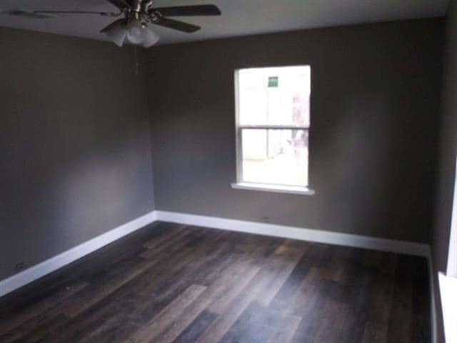 Building Photo - 1126 Park Cir
