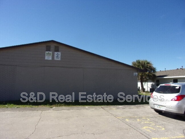 Building Photo - 3025 St Paul Dr
