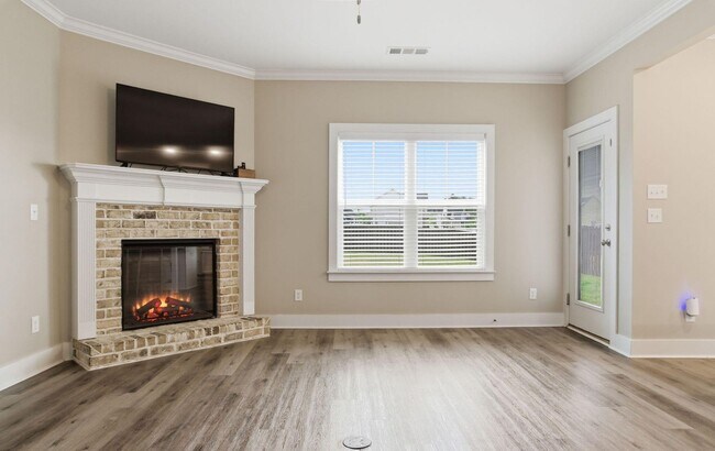 Building Photo - 2638 Laurens St