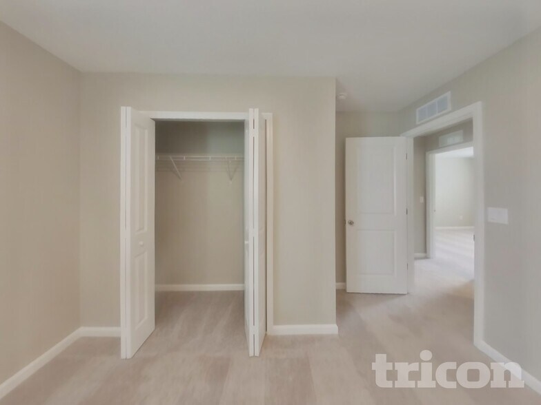 Building Photo - 2873 Grand Finale St