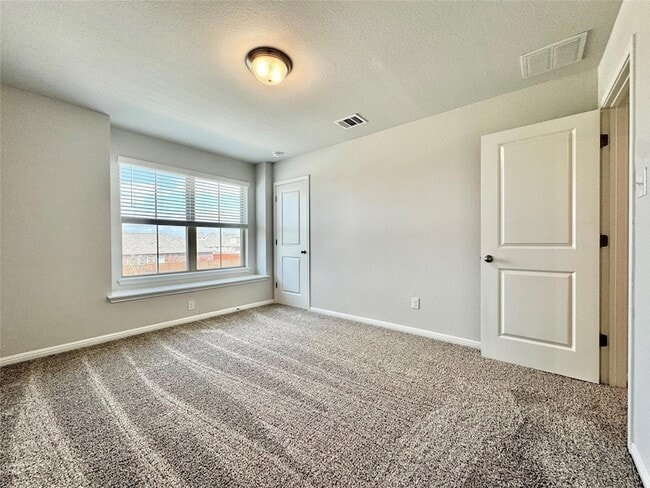 Building Photo - 5701 Pleasanton Pkwy