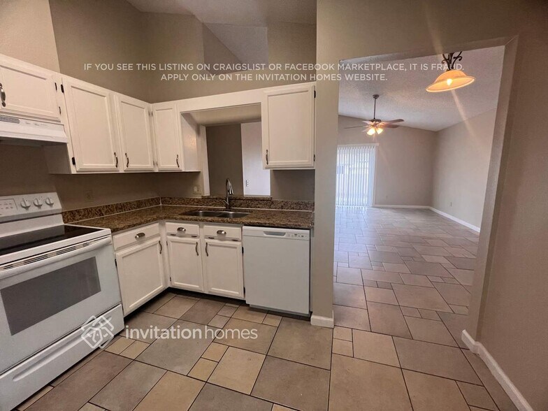 Building Photo - 10717 Brice Ct