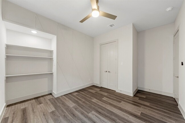 Building Photo - 2089 Abela Dr