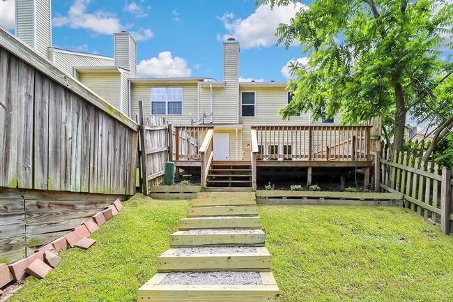 Building Photo - 5632 Gates Landing Rd