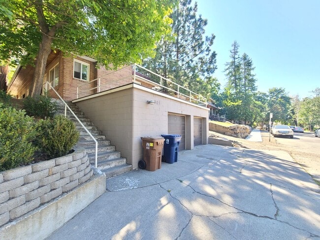 Building Photo - 801 S Lincoln Pl