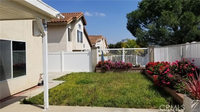 Building Photo - 424 Dylan Dr