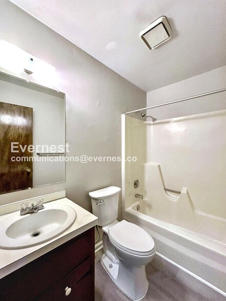 Building Photo - 4609 Hillbrook Ave