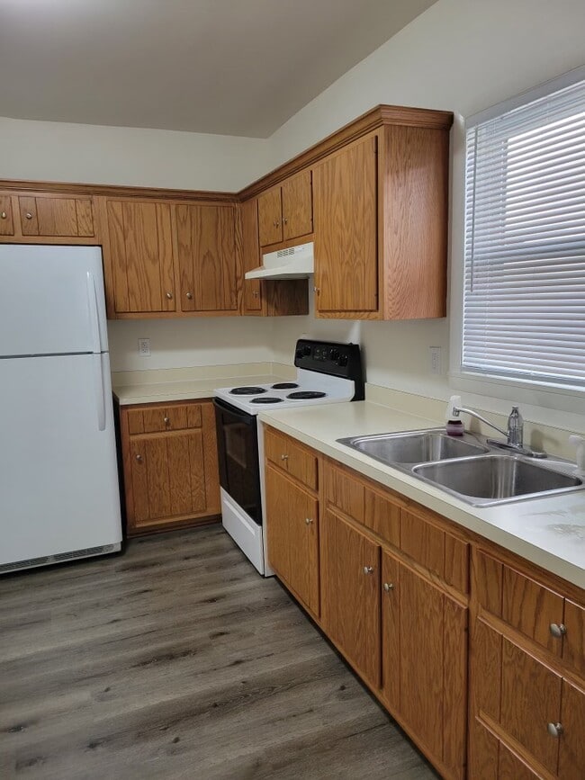 Building Photo - 431 Market St