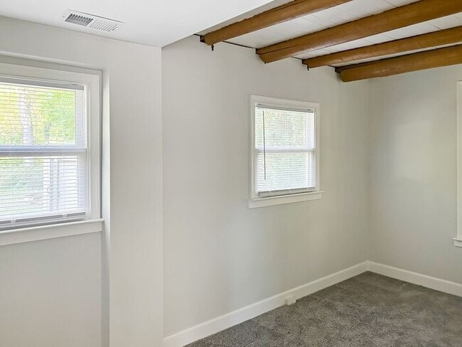 Building Photo - 974 Crystal Rock Rd