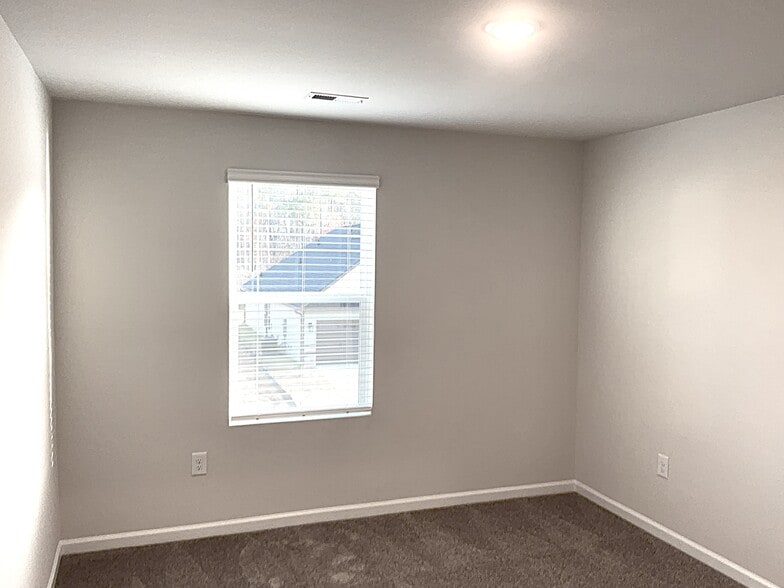 Building Photo - 3120 Emberly Dr