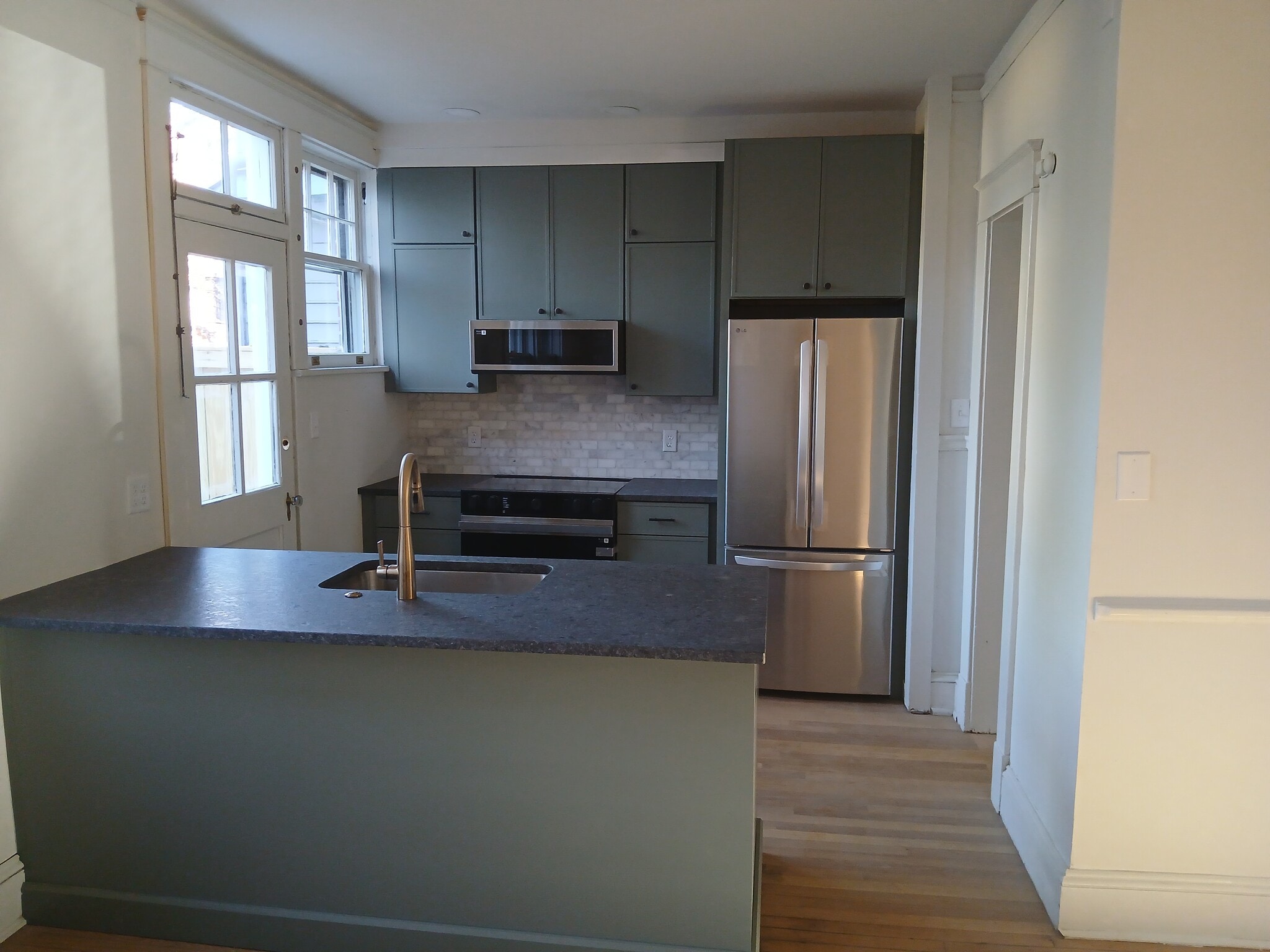 Building Photo - 3112 Grove Ave