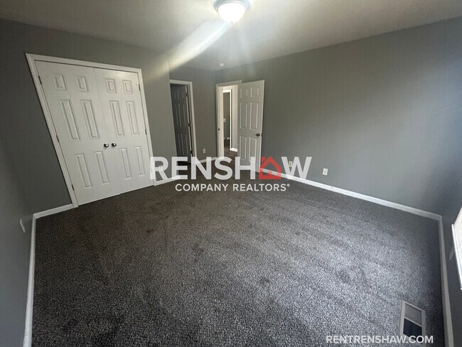 Building Photo - 157 Cloverdale St