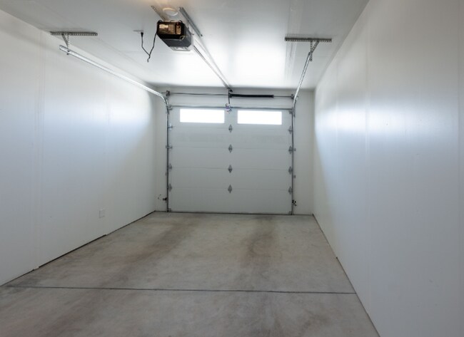 Building Photo - K288LI