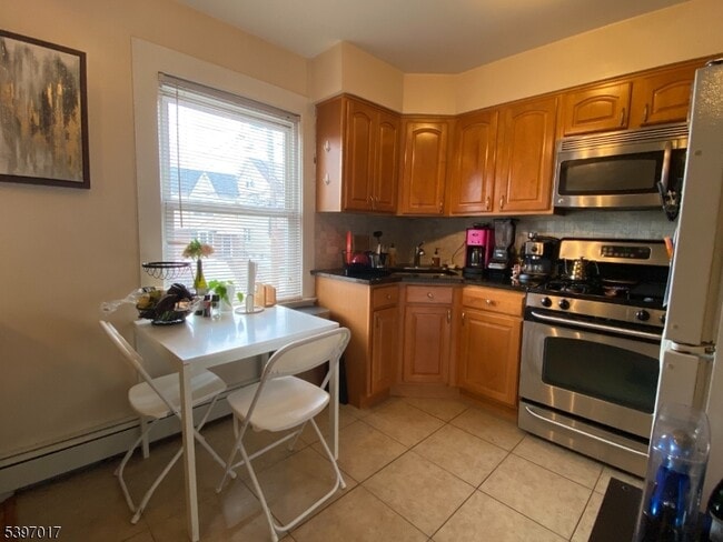 Building Photo - 26 Alexander Ave