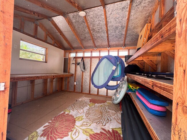Building Photo - 913 Tennessee Ln