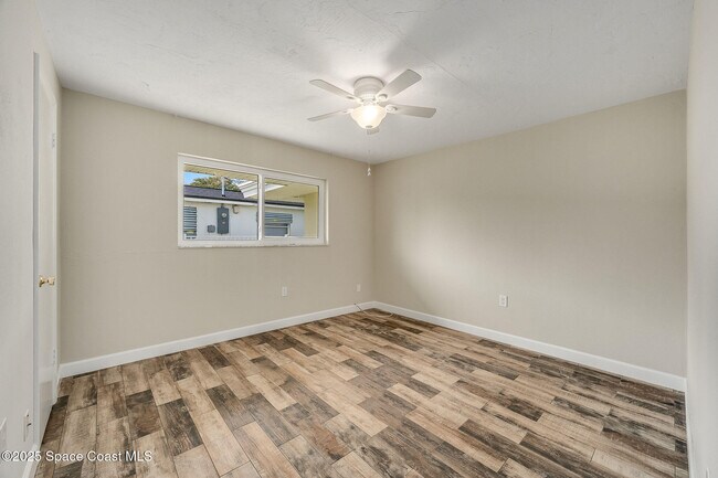 Building Photo - 458 Sandpiper Dr
